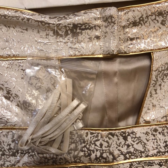 NWT adorable strapless dress - Picture 6 of 8